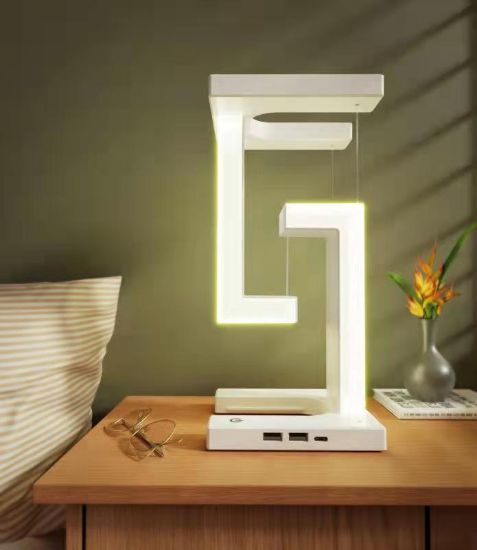 صورة wireless lamp and charger